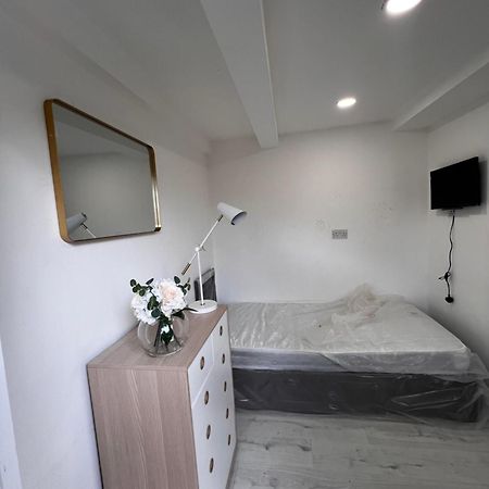 Lovely Ensuite Room In Corby Rockingham Buitenkant foto