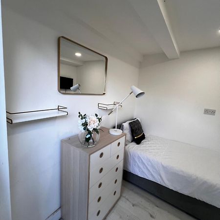 Lovely Ensuite Room In Corby Rockingham Buitenkant foto